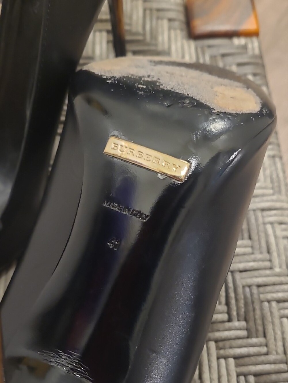 Burberry Black Pointed Toe Leather Pumps - Picture 5 of 5